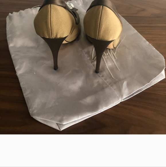 Giuseppe Zanotti: Satin Crystal Jewel Pump - Picture 4 of 4